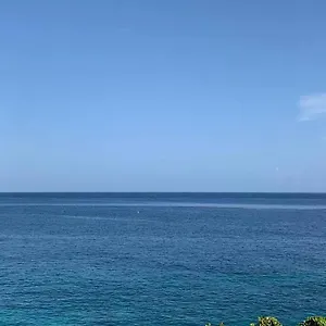 Irie Vibes Ocean View Holiday home
