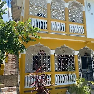 Runthings Hideaway Guest house